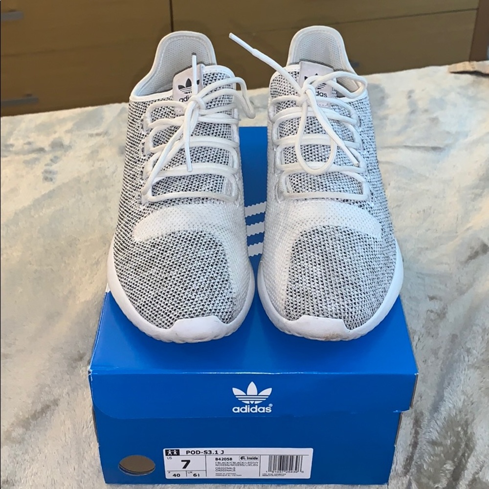 Adidas Sneakers